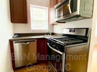 1059 W Dakin St #1, Chicago, IL 60613