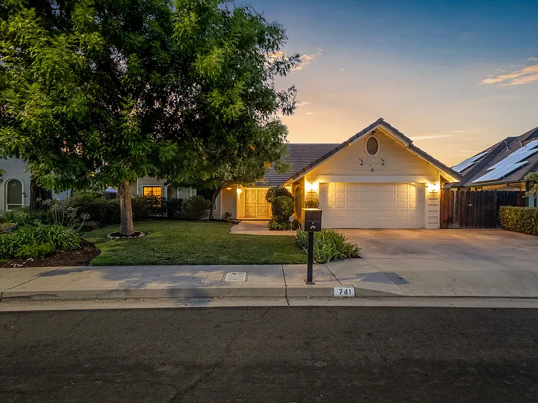 741 E Wood Duck Cir — Photo 1