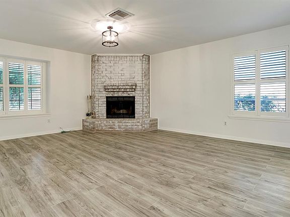 4th image of 4634 Orange Cir S