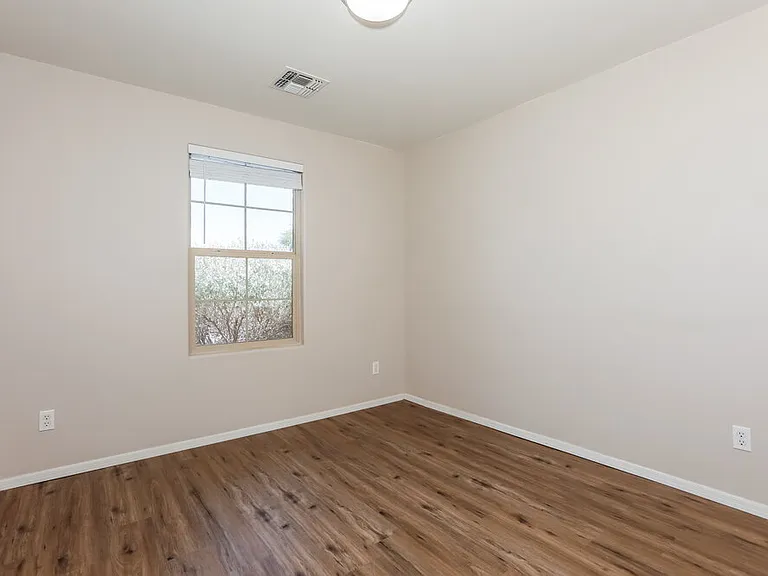 37870 N Beverly Ave — Photo 13