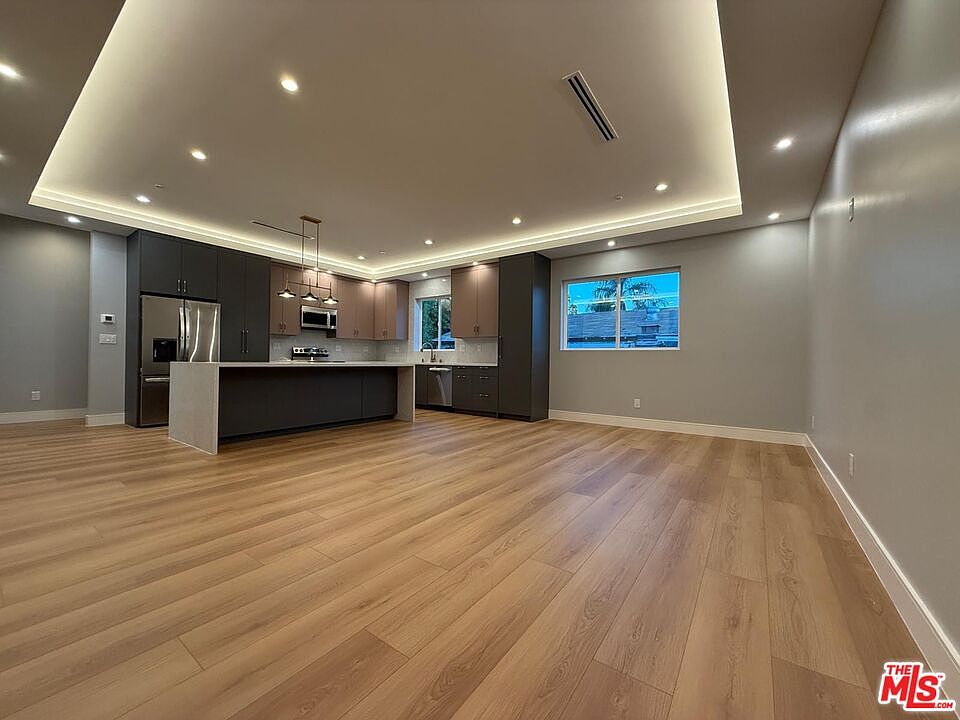 1st image of 6532 Varna Ave