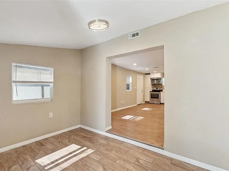 5000 Huppel Ave — Photo 5