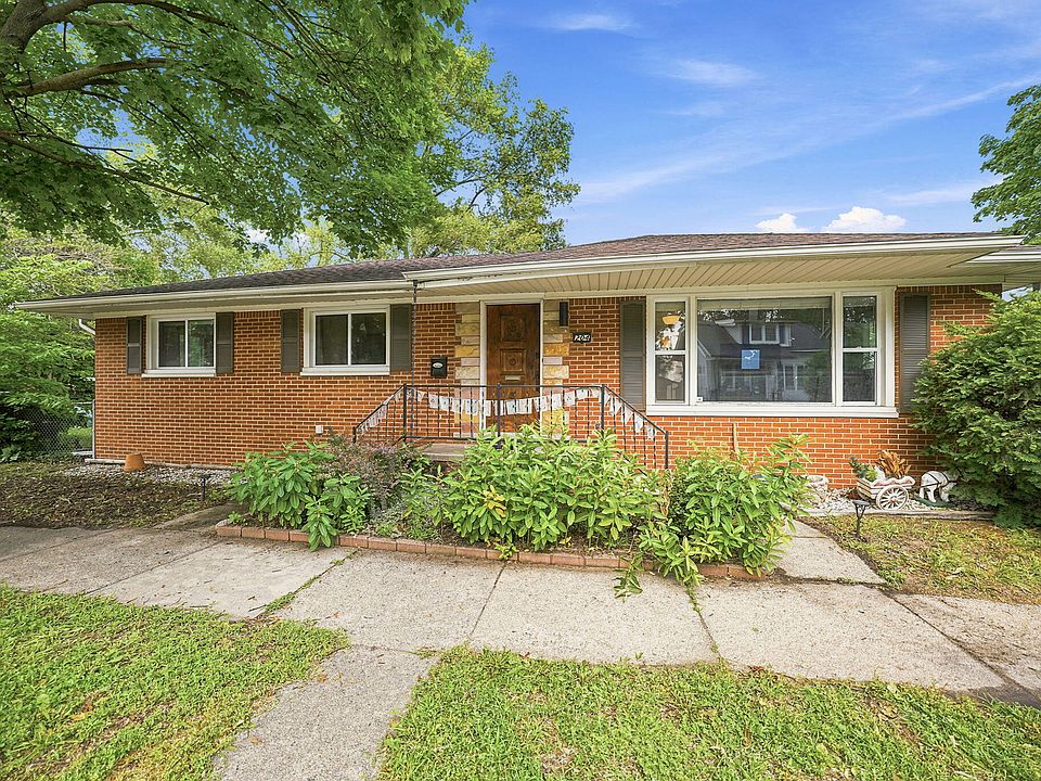 1st image of 204 Edgewood Pl