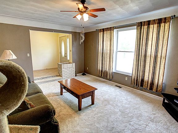 4th image of 3693 Olde Willow Dr