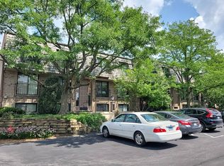 1713 Northfield Sq, Northfield, IL 60093