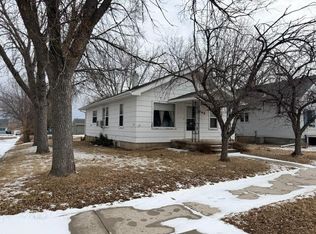 1200 S Rowley St, Mitchell, SD 57301