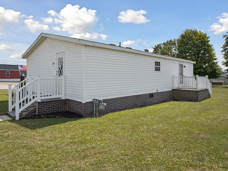 Sunny Acres — Photo 34