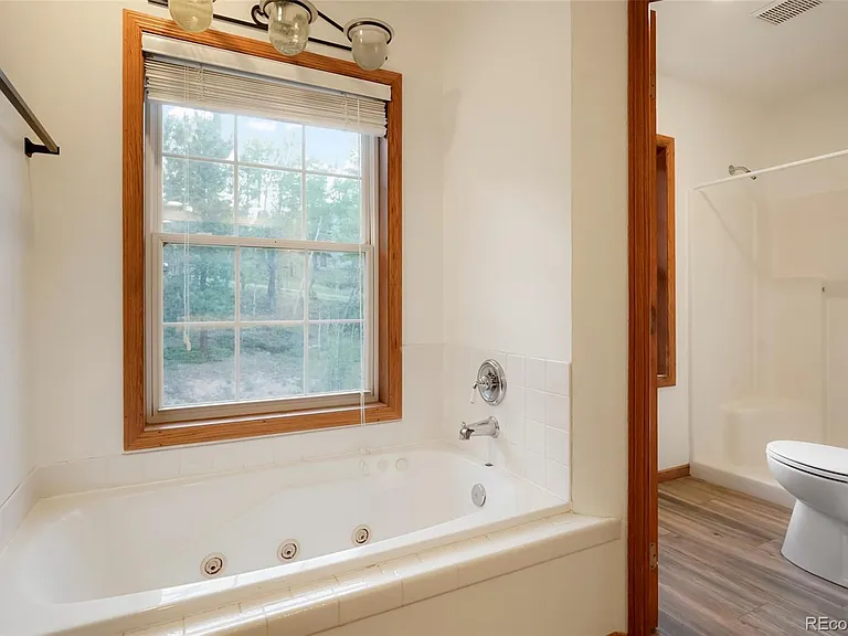 687 Crescent Lake Rd — Photo 14