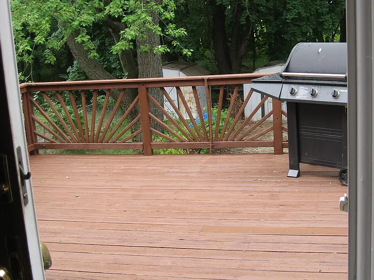 1090 Taylor Dr — Photo 9