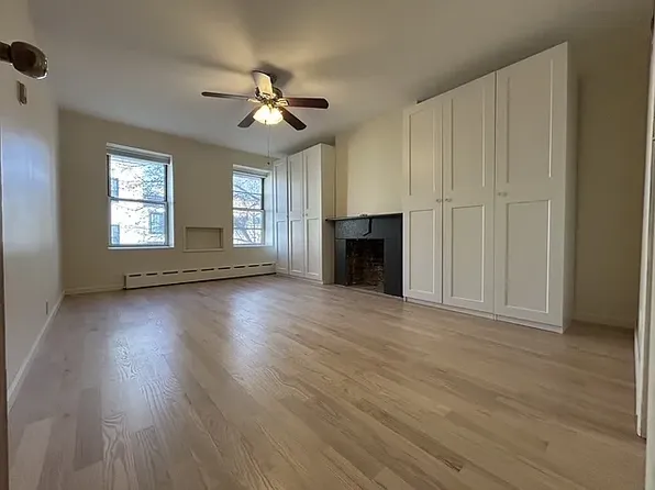285 Manhattan Ave APT 2L, Brooklyn, NY 11211