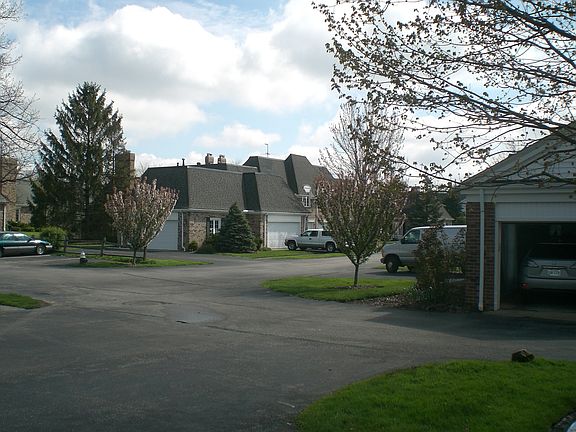 3rd image of 34108 Chagrin Blvd APT 5101