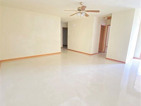 3rd image of 4442 Brown St