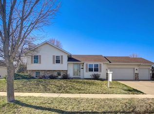 6650 Carlton Dr, Madison, WI 53718