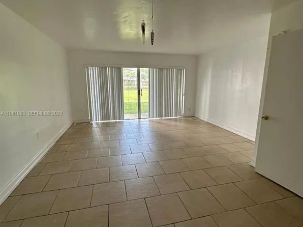 7344 SW 82nd St APT C115, Miami, FL 33143