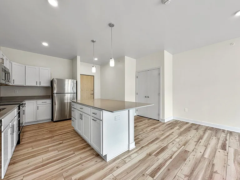 Stratford Pointe — Photo 86