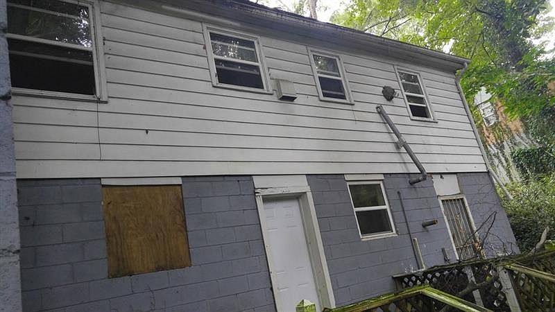 2nd image of 3547 Fairlane Dr NW
