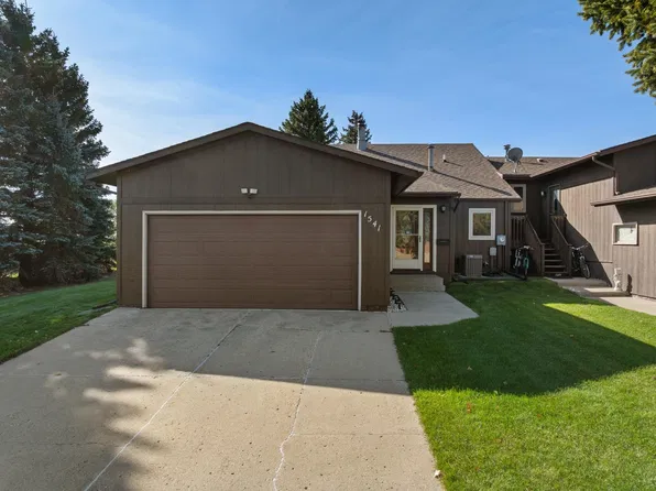 1541 16th St SE, Minot, ND 58703