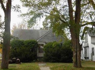 412 1st Ave SW, Wells, MN 56097