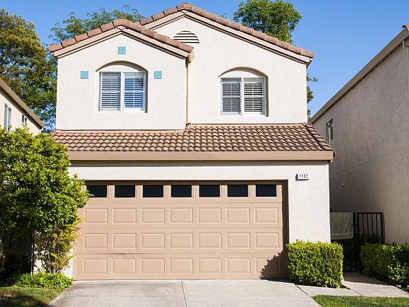 2nd image of 1102 Vista Pointe Cir