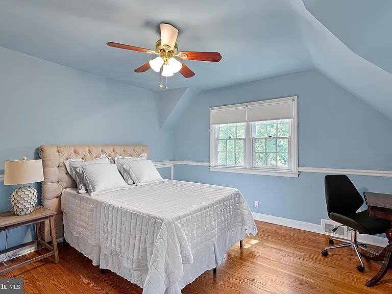 112 W Park Pl — Photo 11