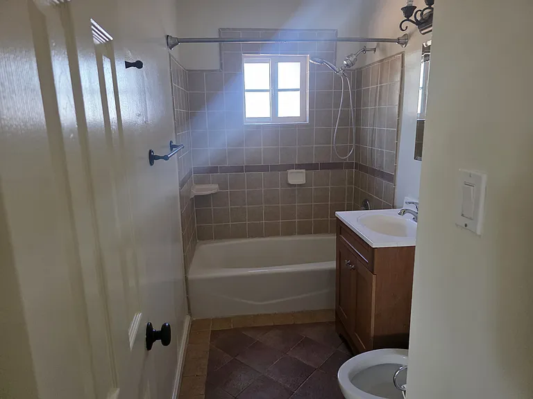 176 Park View Ave — Photo 5