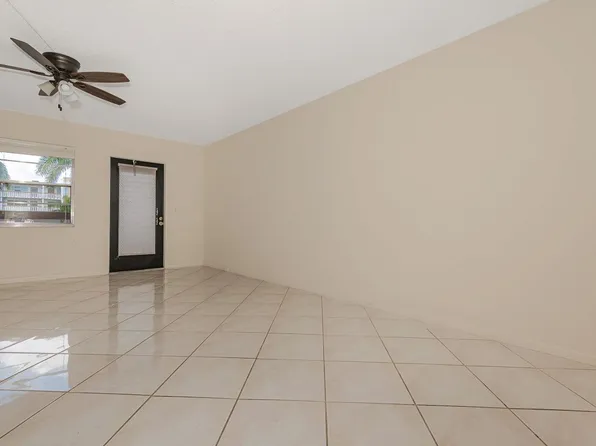 2009 Cornwall #2009, Boca Raton, FL 33434
