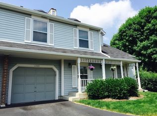 1300 Queensgreen Cir, Naperville, IL 60563