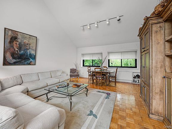 3rd image of 21 Canterbury Road #15