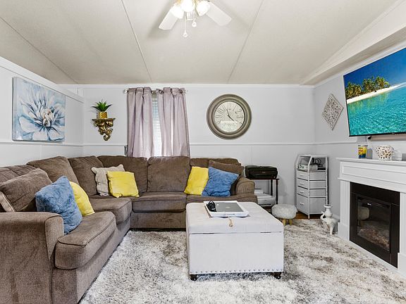 4th image of 286 Jonathan Ln