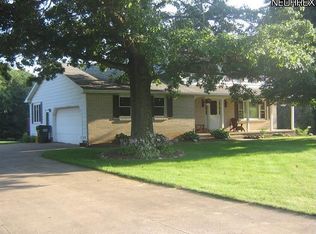 4396 Reimer Rd, Barberton, OH 44203