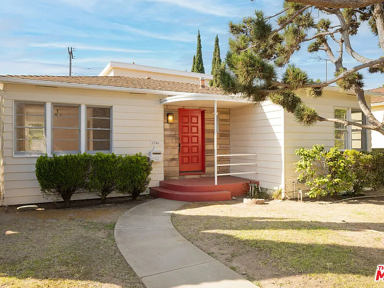 2346 Pearl St — Photo 3