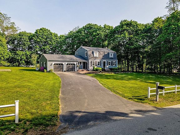3rd image of 84 Robin Hill Rd