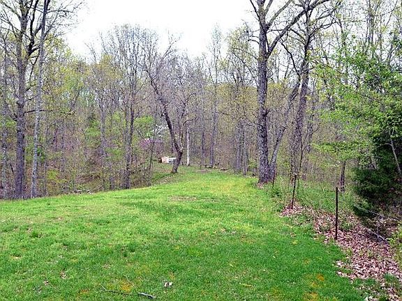 3rd image of 110 Valley Dr