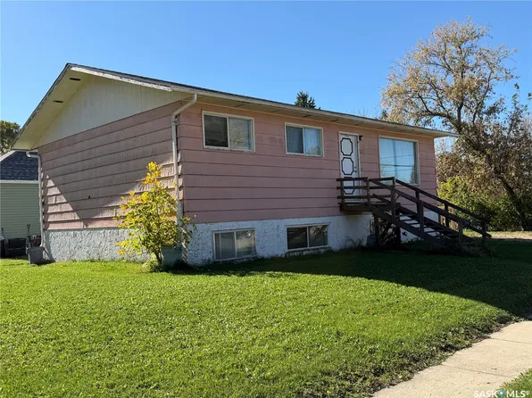 201 2nd Avenue, Melfort, SK S0E 1A0