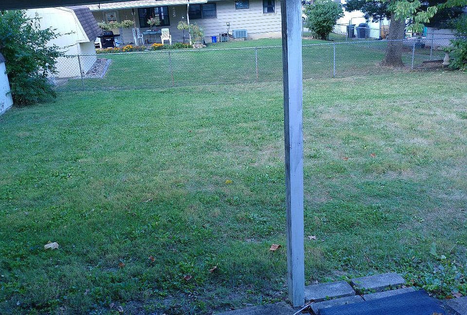 2nd image of 698 Fairborn Rd