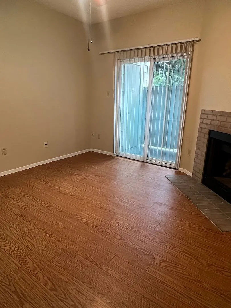 Beautiful 1bd / 1ba - W/D - North Campus - Law School - Engineering - $1495 — Photo 1