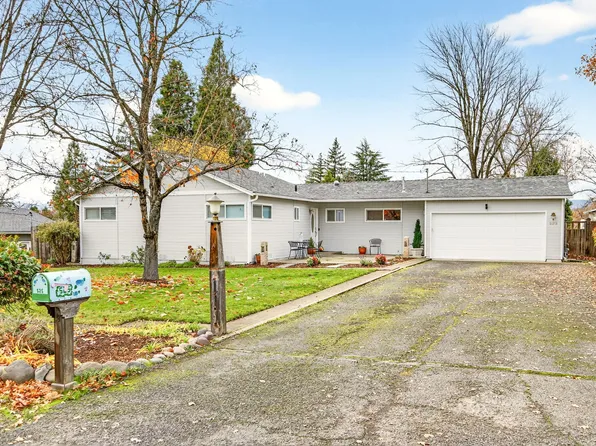 525 Barnes Ave, Medford, OR 97504