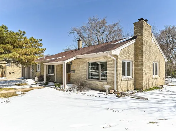 4230 South Packard AVENUE, Saint Francis, WI 53235