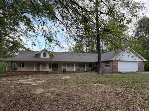 416 W Lamar St, Poplarville, MS 39470