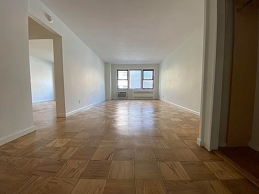 2nd image of 305 E 47th St #4C