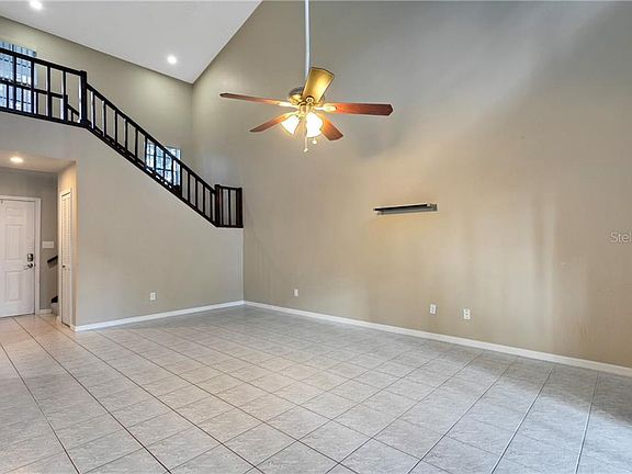 2nd image of 4037 Crossroads Pl