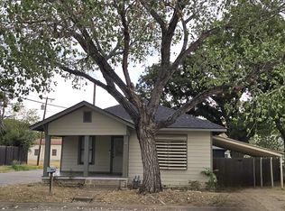 320 N Brazos Ave, Cleburne, TX 76031