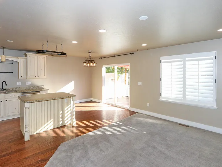 2088 S Orchard Dr — Photo 4