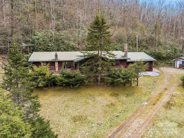 44 Buster Ln, Burnsville, NC 28714