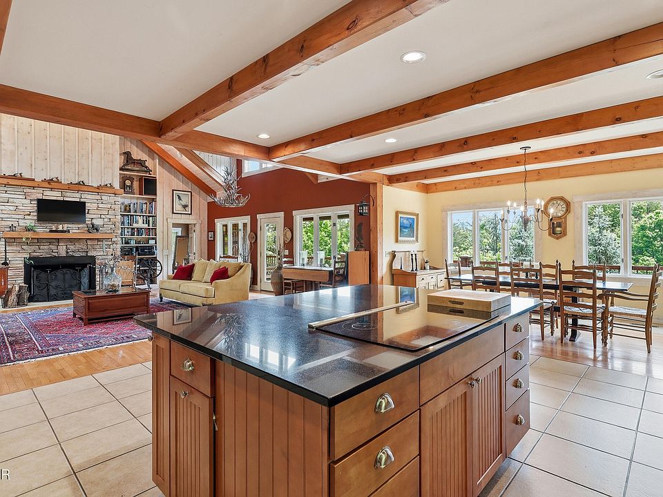 28th image of 1319 Licklog Hollow Rd