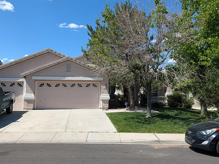 1831 Arboleda Ct — Photo 2
