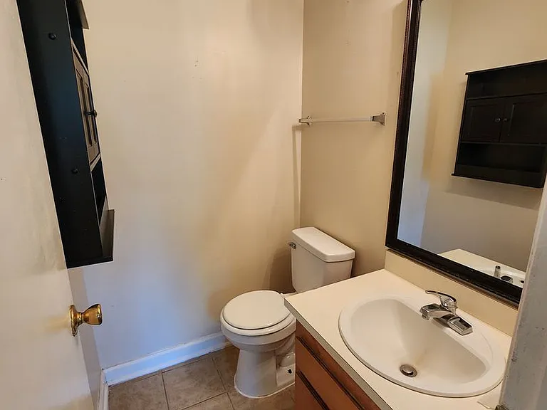 802 Margret Ln — Photo 12
