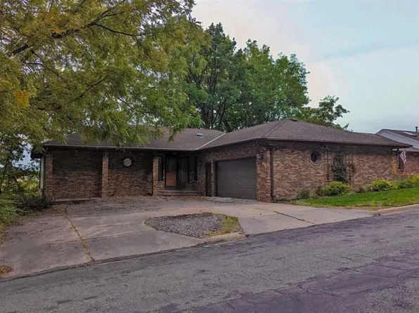 911 Belvista Dr, North Mankato, MN 56003