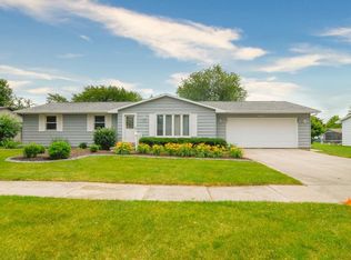 837 Fribourg St, De Pere, WI 54115