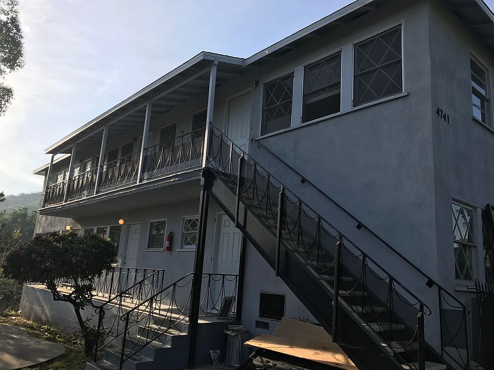 2-story building, 3 Units each floor